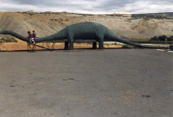 Dinosaurus1.jpg (28179 bytes)