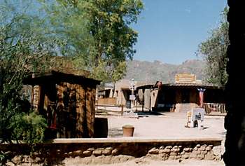 OldTucson.jpg (17740 bytes)